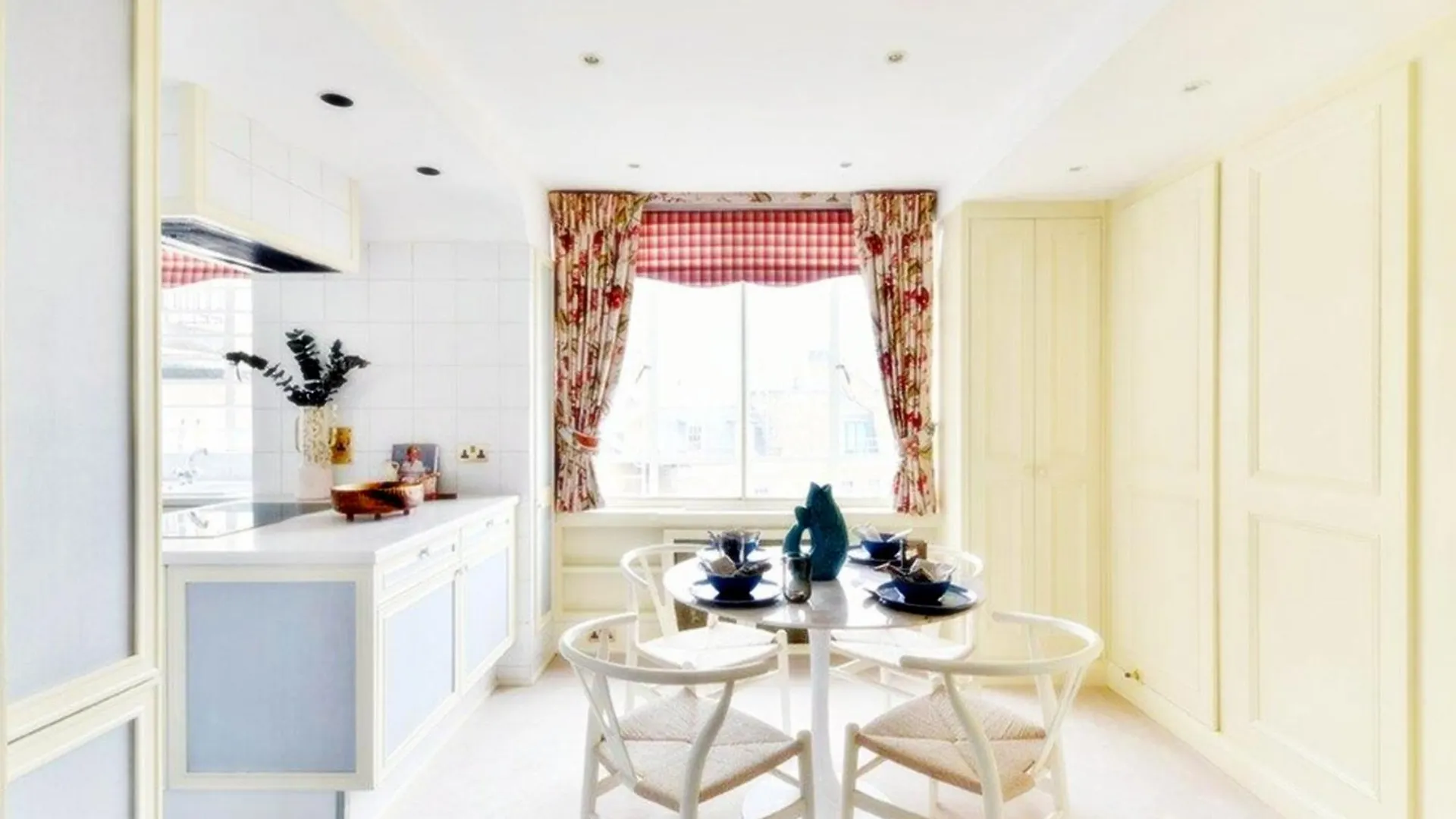 Well-Maintained 4-Bedroom Flat With Full Amenities لندن شقة