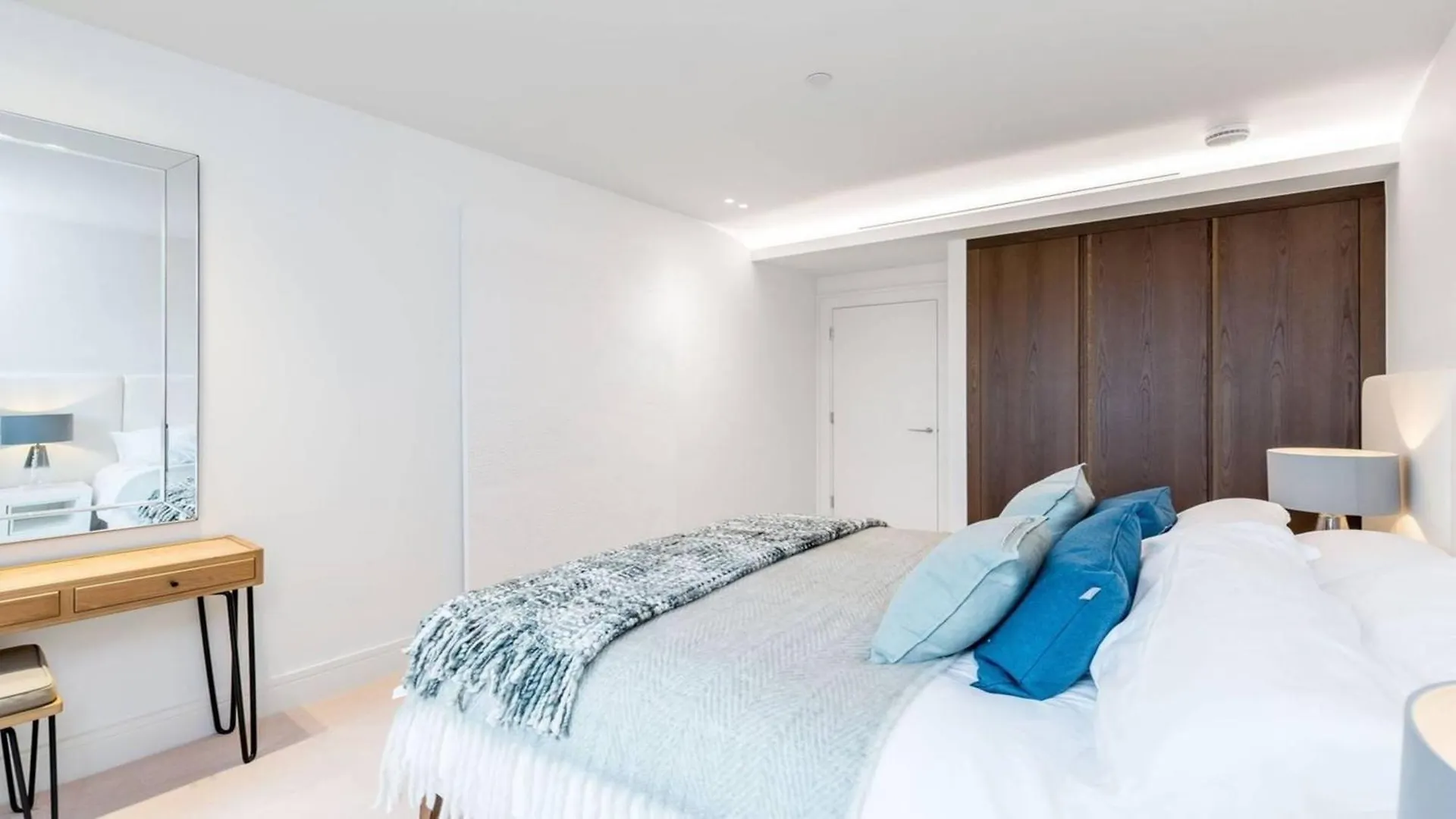 Well-Maintained 4-Bedroom Flat With Full Amenities London 0*,  United Kingdom